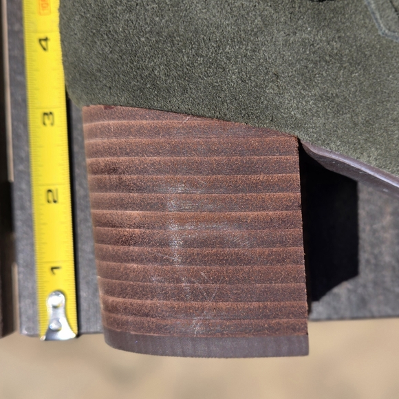 NWT Sage Green Suede Green Ankle Booties - Picture 3 of 3